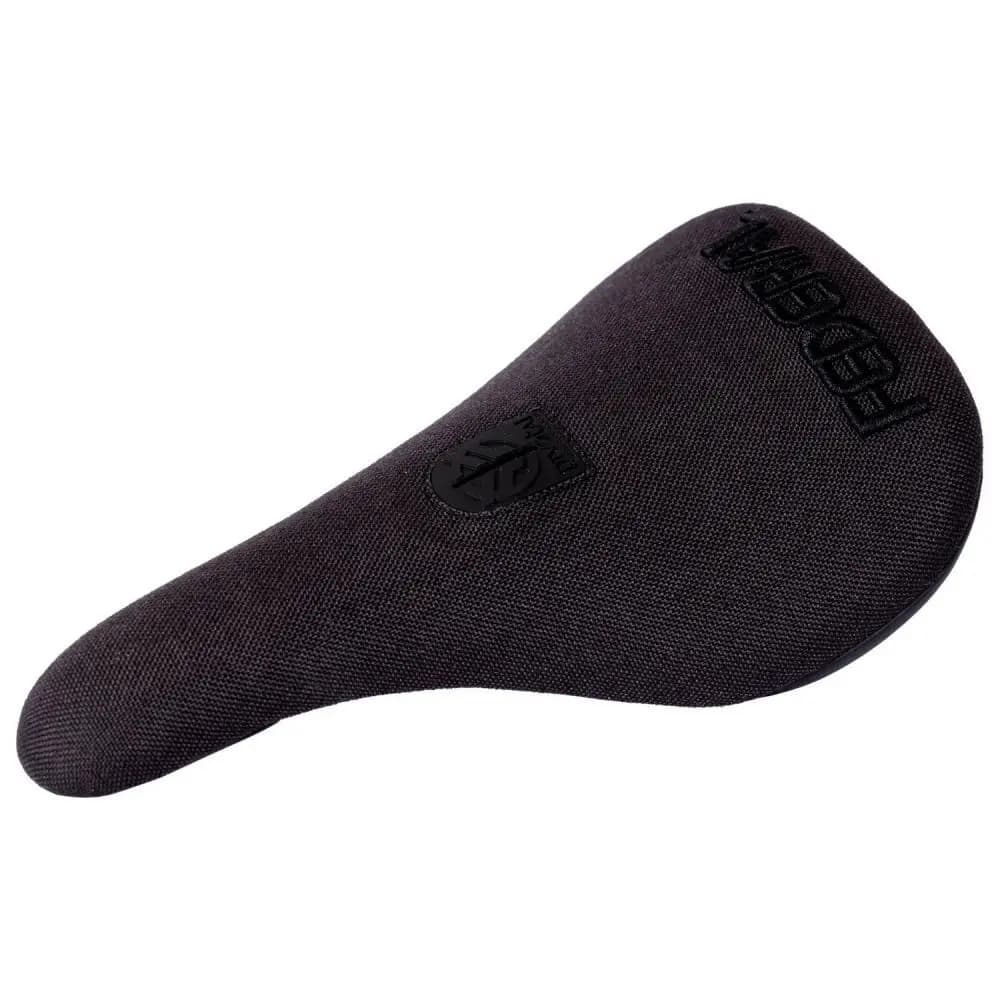 Slim-Sattel Federal Pivotal Embroidered Word