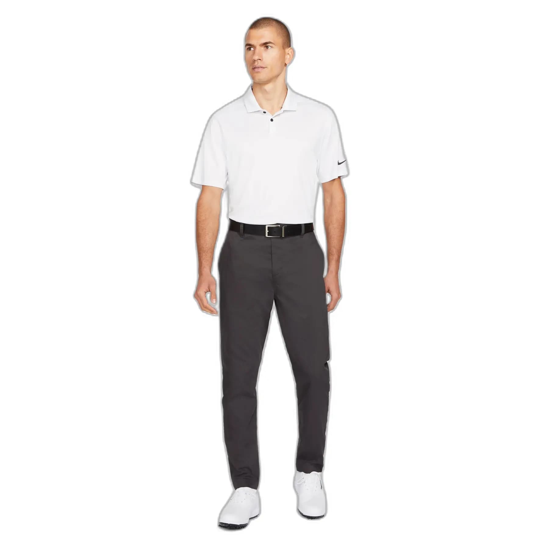 Schlank geschnittene Chinohose Nike Dri-Fit UV