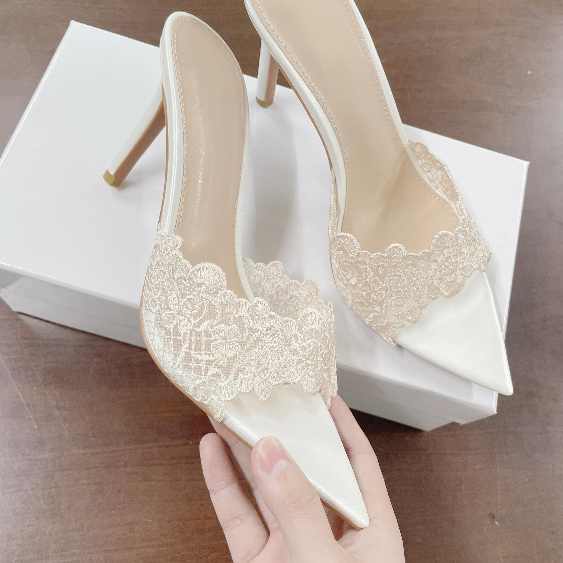 Französische Champagner-Spitze High-Heel-Slipper Damen Leder Vielseitig Stiletto Promi Nische Spitz Ein-Wort-Sandalen Sommer cm champagner