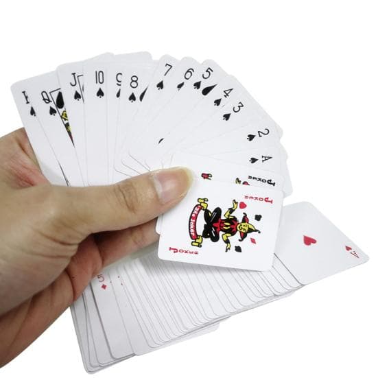 Schöne Mini Poker Karten für draußen und unterwegs, interessantes Spiel