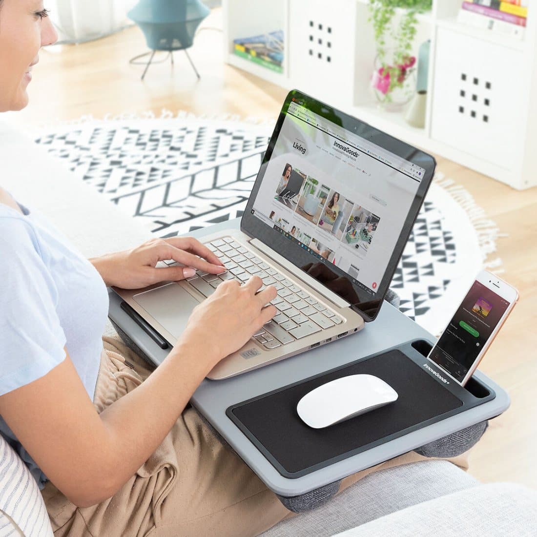 Laptoptisch mit Kissen