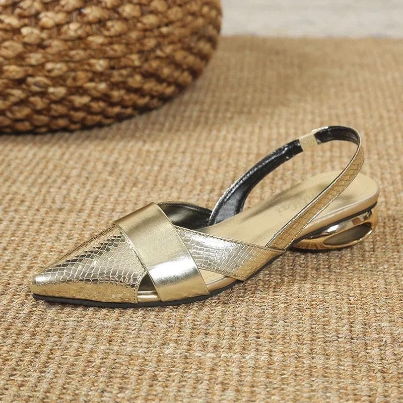 2024 Wunderschöne Sandalen mit mittelhohem Absatz und hohler Spitze im neuen Stil 2024 Vielseitige einfarbige Slingback-Schuhe für den Sommer