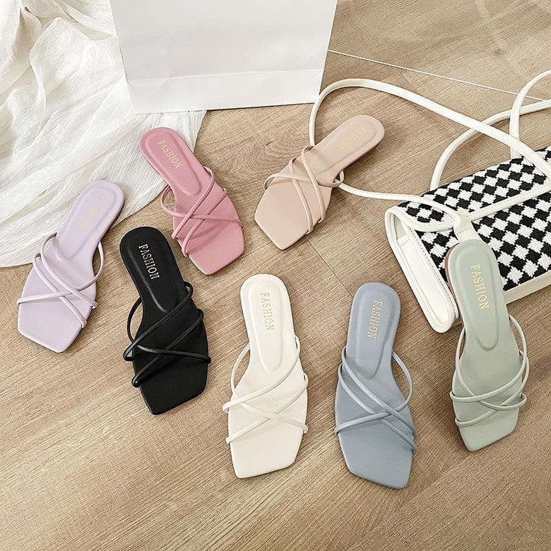 Hausschuhe Damen Sommer Oberbekleidung Einfache dünne Träger Quadratischer Kopf Flache Unterseite Strandsandalen und Hausschuhe Flut cm