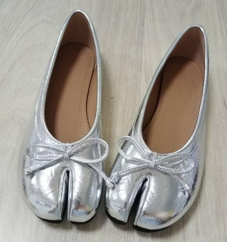 2026 Damen Ballerinas mit Zehentrenner Mode Tabi Schuhe Lässige Slipper Loafer Damen Plissierte Leder Espadrilles Zapatillas Mujer cm schwarz