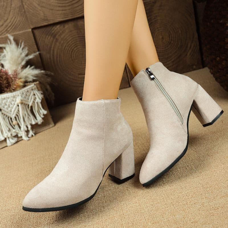 2025 Neue Schlichte Stiefeletten Blockabsatz Stiefeletten Seitliche Reißverschlüsse Spitz Wildleder High Heels Mode Damenstiefel cm beige