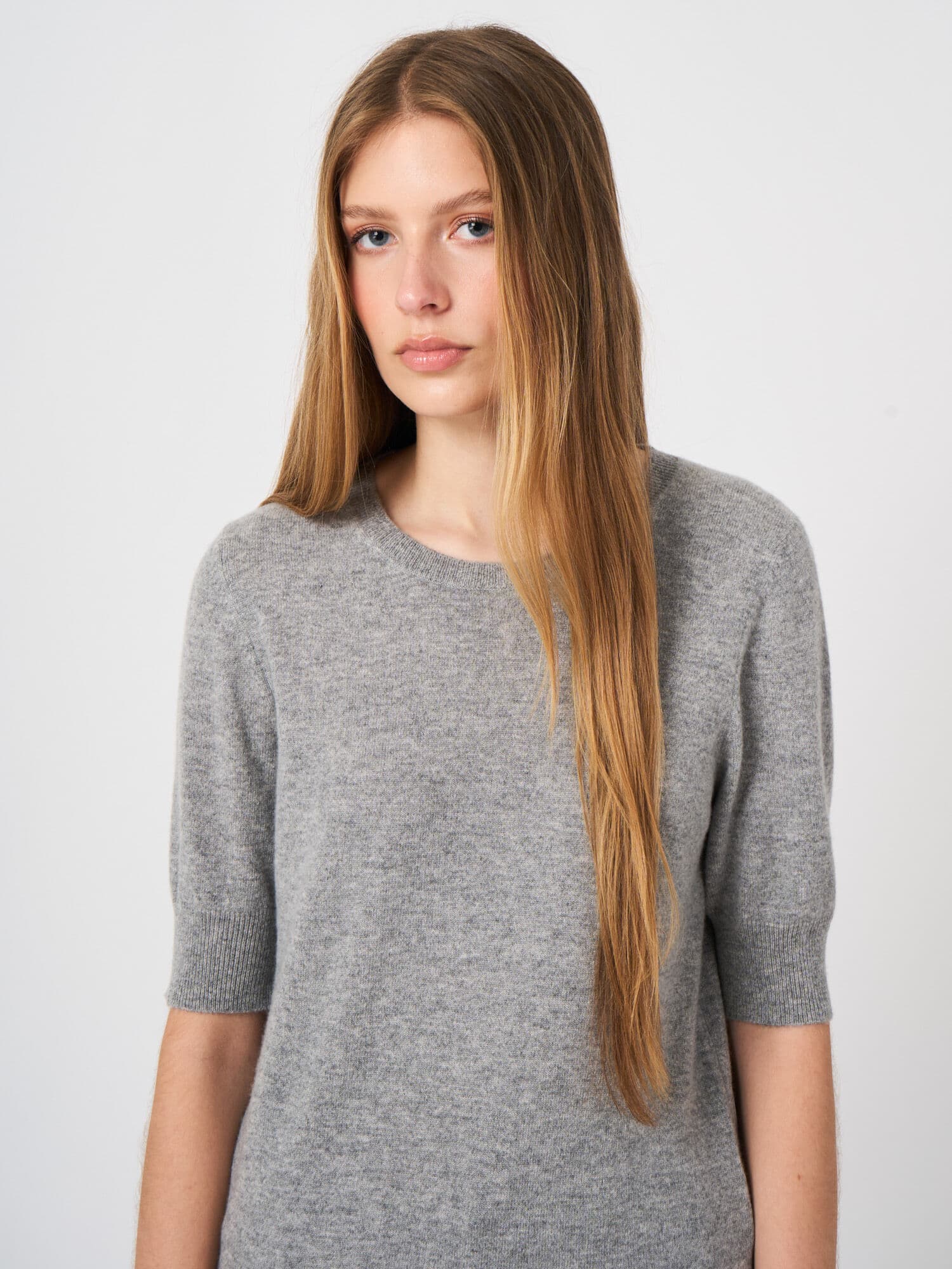 Feinstrick-Kaschmirpullover mit kurzen Ärmeln