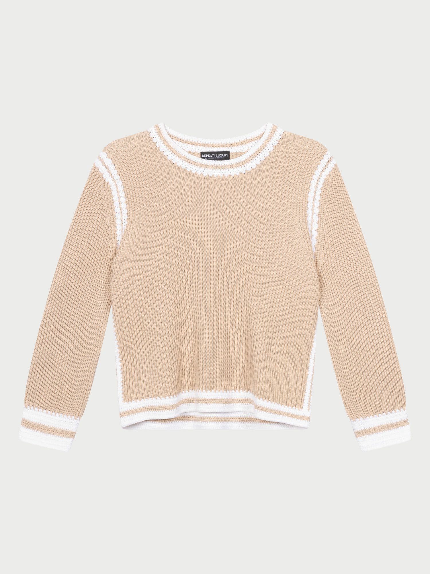 Pull en coton tricoté avec coutures au crochet contrastées
